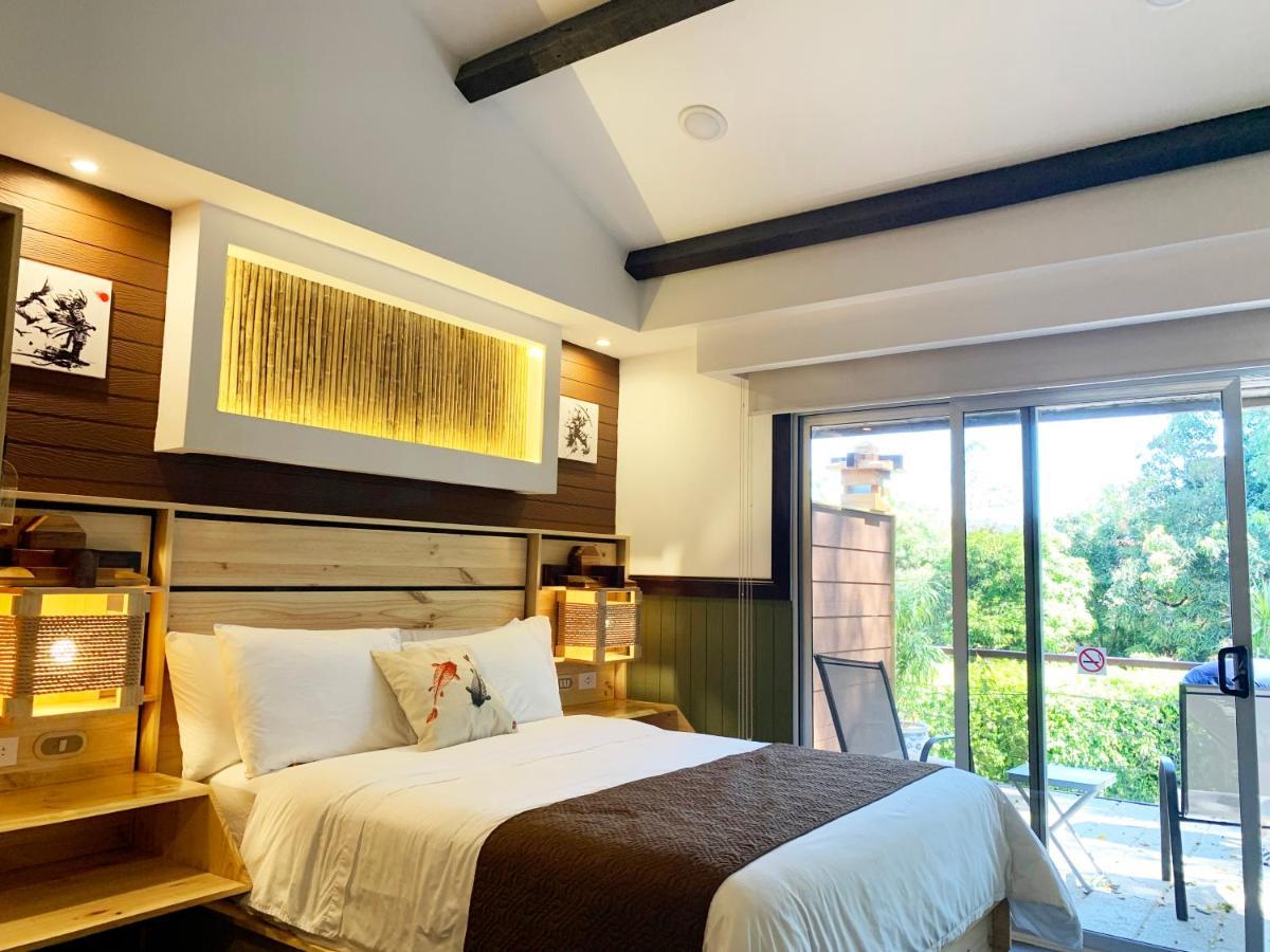 Aranjuez Lofts Santa Ana Apartment