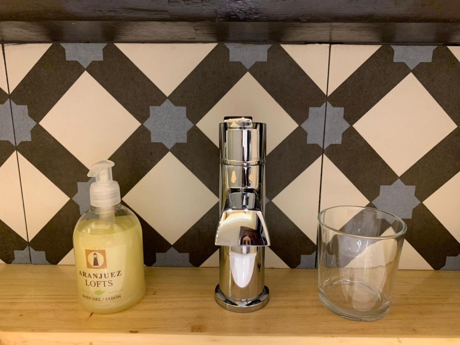 Aranjuez Lofts Santa Ana Apartment