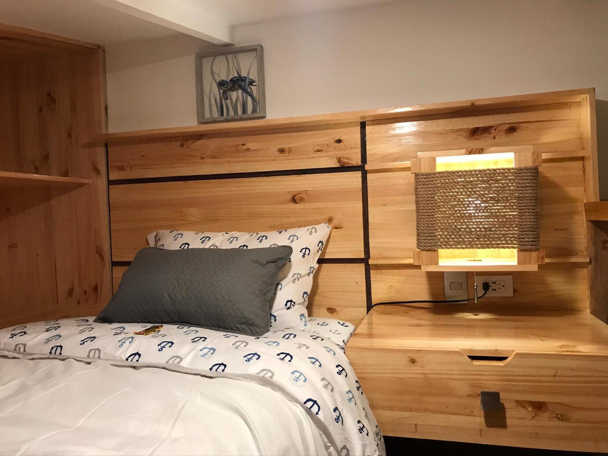 Aranjuez Lofts Santa Ana Apartment *