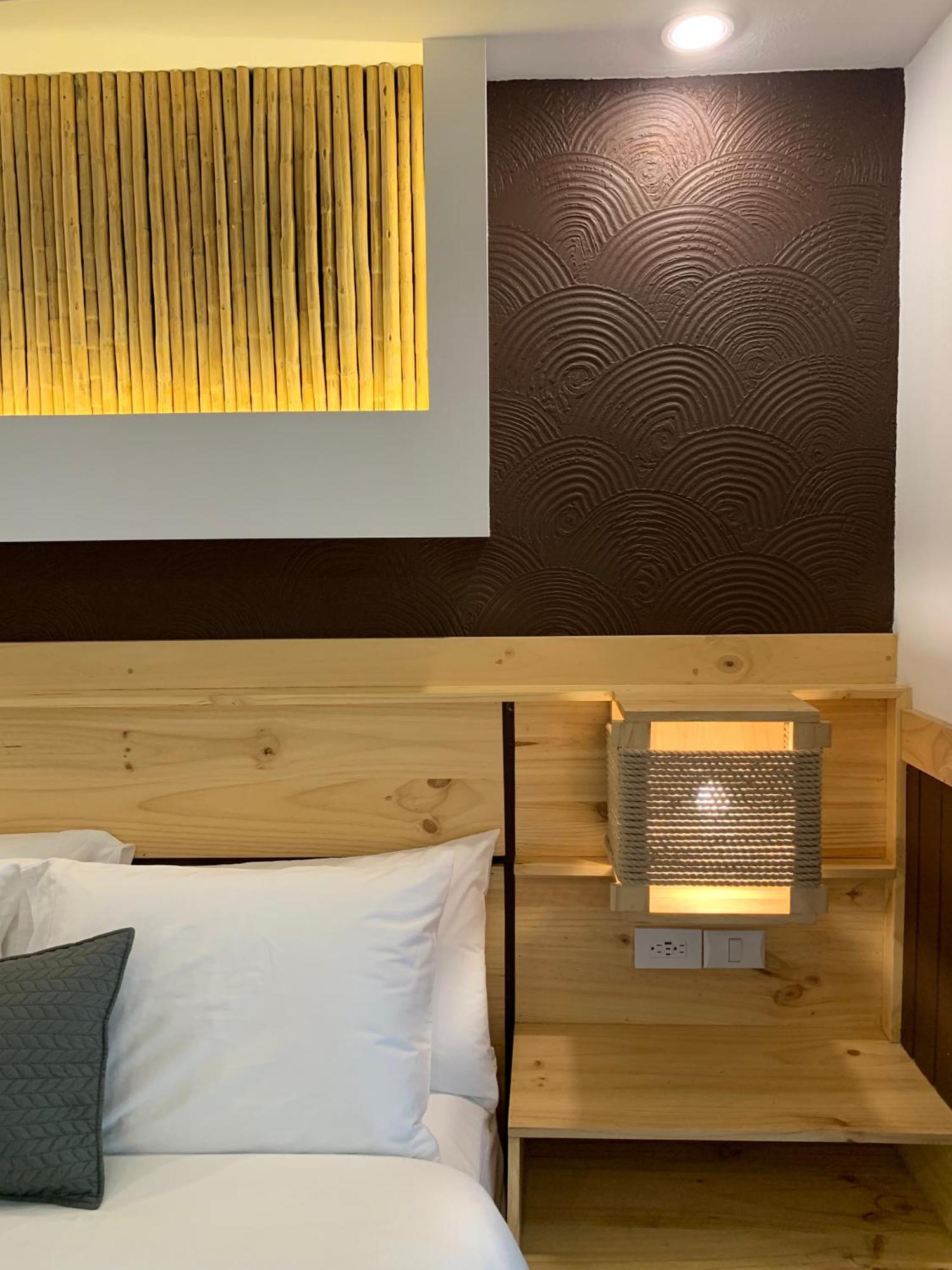 Aranjuez Lofts Santa Ana Apartment *