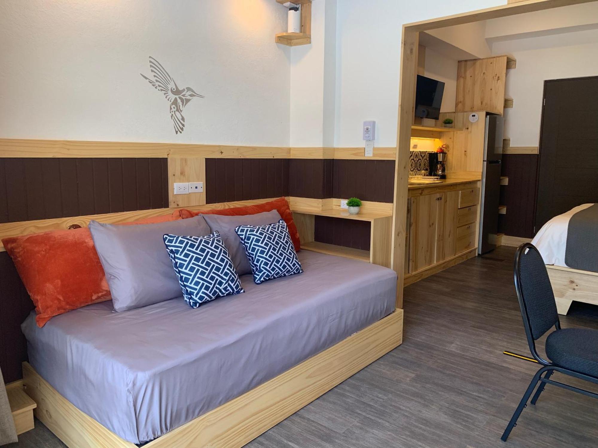 Aranjuez Lofts Santa Ana Apartment