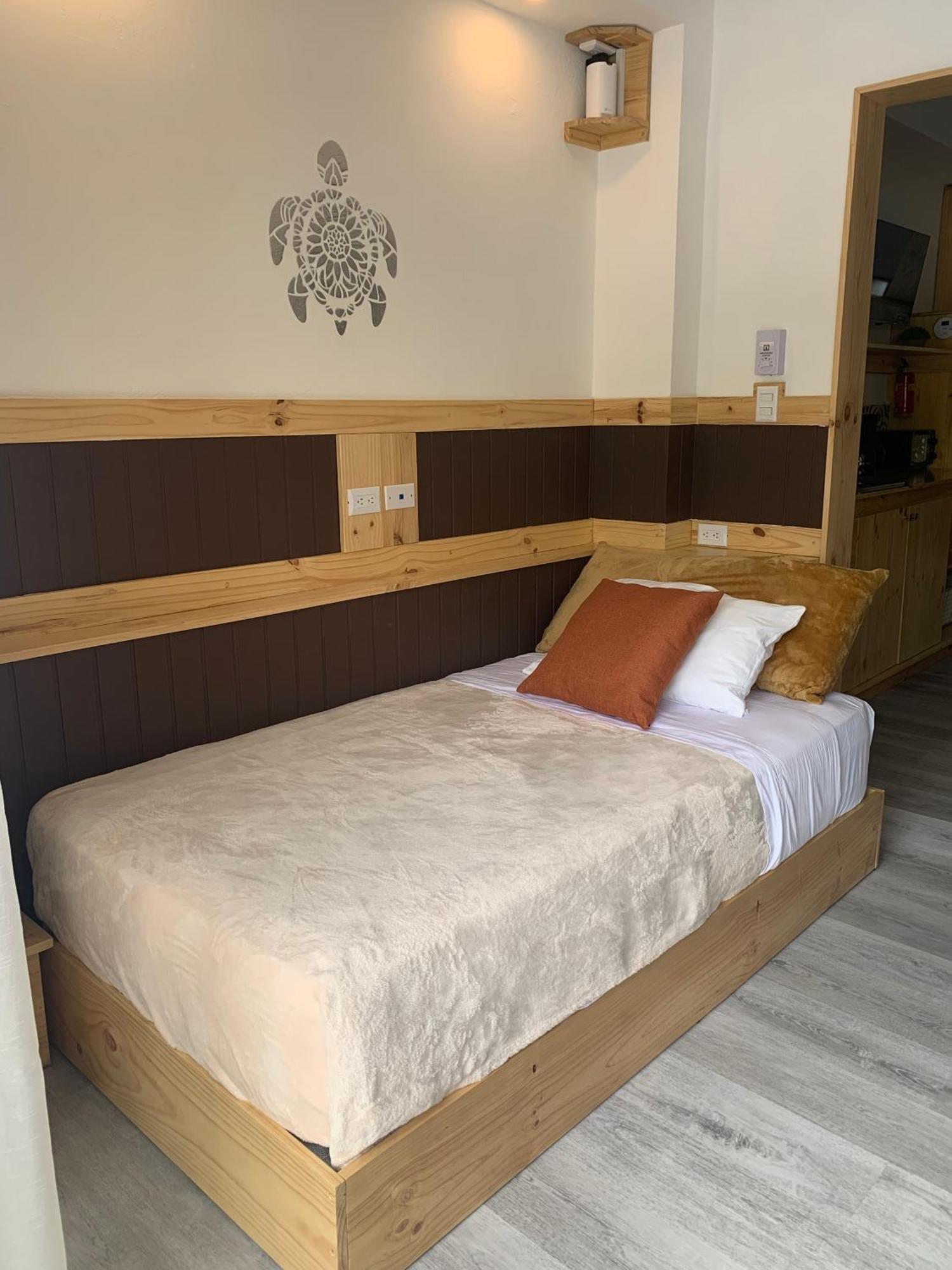 Aranjuez Lofts Santa Ana Apartment *