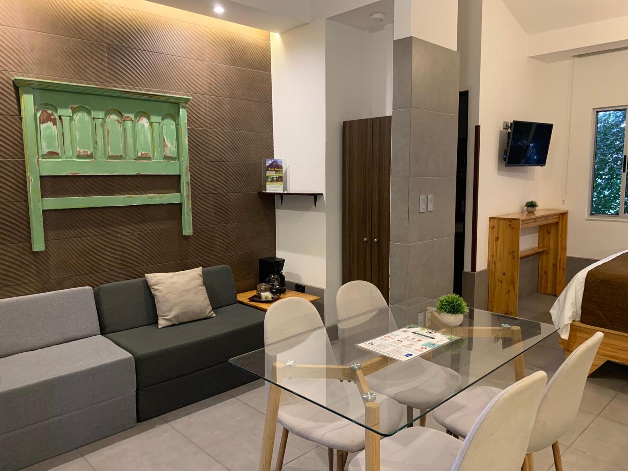 Aranjuez Lofts Santa Ana Apartment