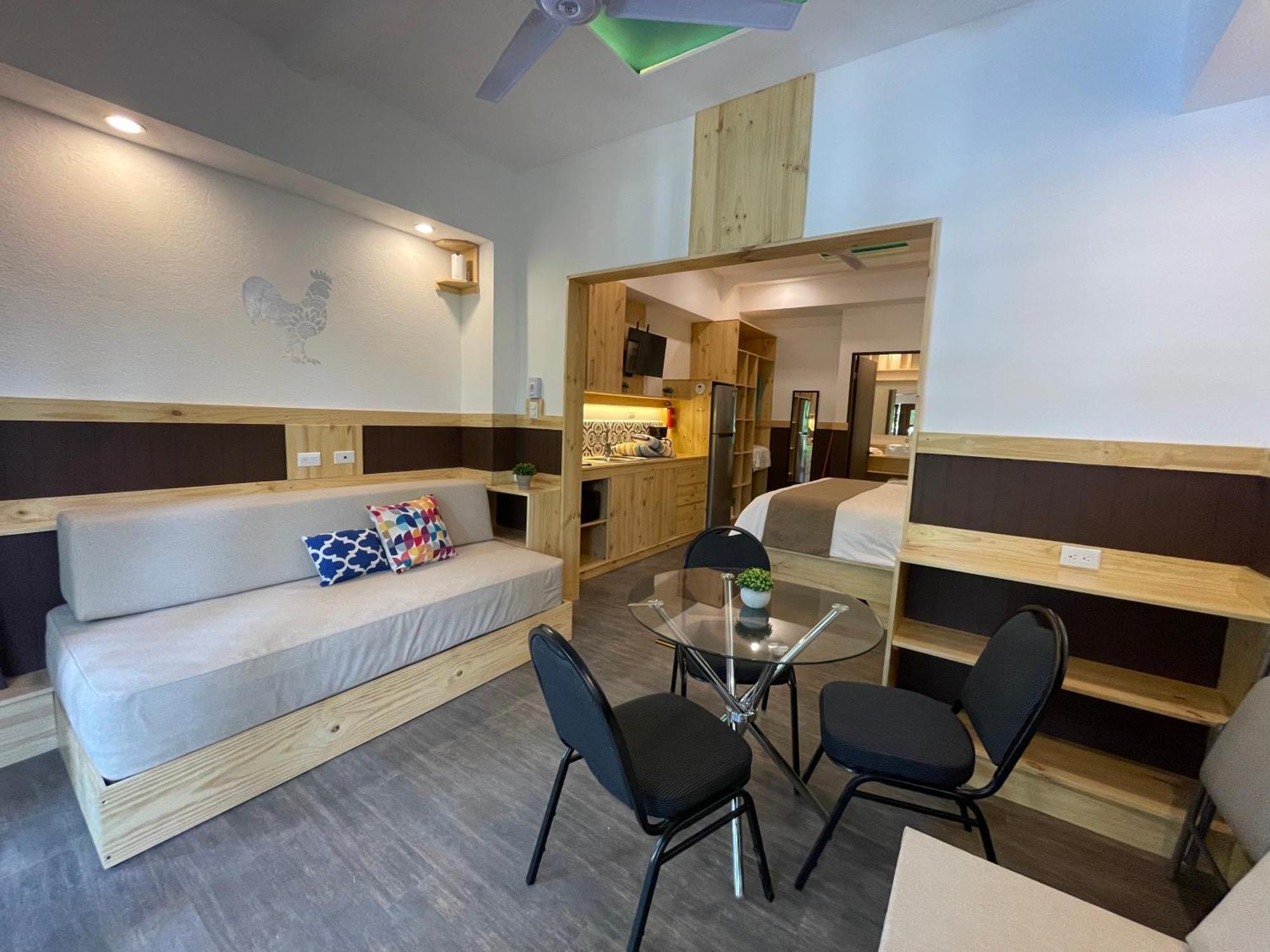 Aranjuez Lofts Santa Ana Apartment *